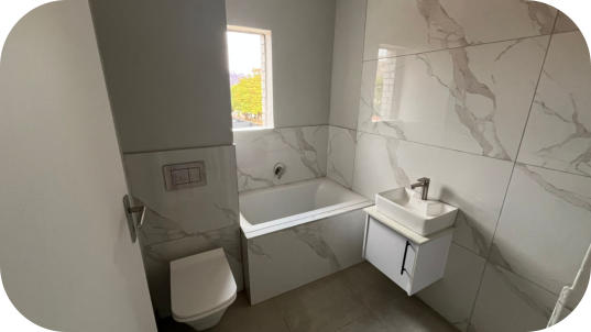 Compact bathroom in 3 bedroom townhouse near Sinoville Pretoria
